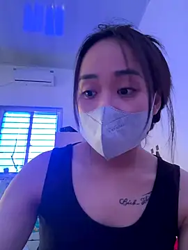 Snapshot of NinaBaby22 chatting on 12.18.25 NinaBaby22 online show from 12.18.25