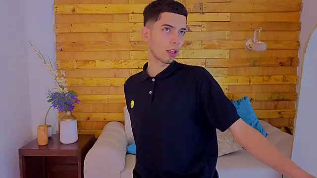 Snapshot of prettyboyy_13 chatting on 01.09.26 prettyboyy 13 online show from 01.09.26