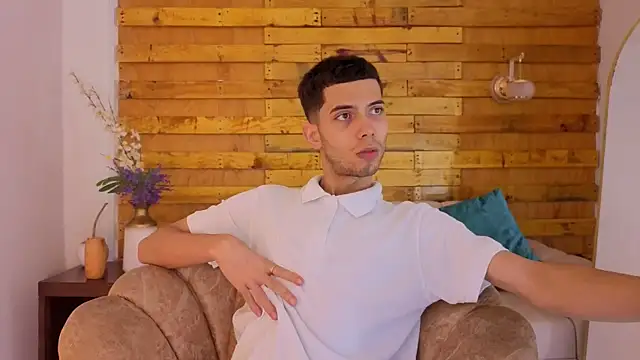 Snapshot of prettyboyy_13 chatting on 01.10.26 prettyboyy 13 online show from 01.10.26