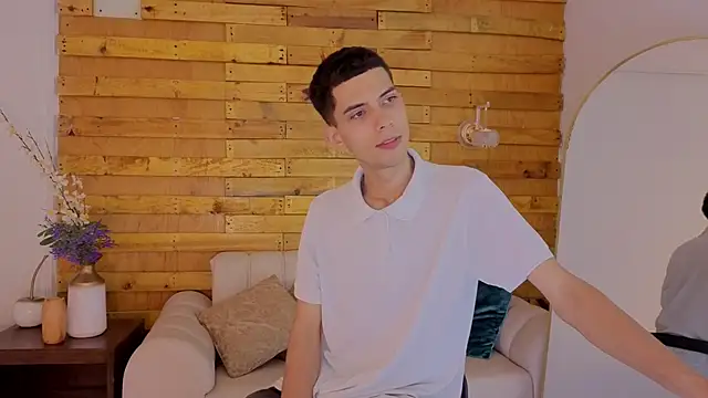 Snapshot of prettyboyy_13 chatting on 01.15.26 prettyboyy 13 online show from 01.15.26