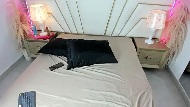 Zara Vidal online show from 03.14.26