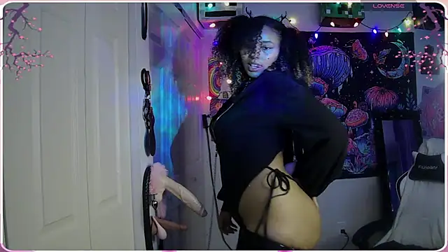 HonneyBunnyXO online show from 06.12.26