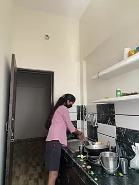 Snapshot of Pooja_Love143 chatting on 04.06.26 Pooja Love143 online show from 04.06.26