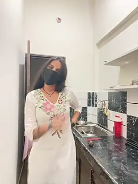 Snapshot of Pooja_Love143 chatting on 04.07.26 Pooja Love143 online show from 04.07.26