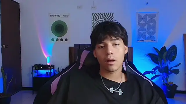 CrisotpherMoretti online show from 12.18.25