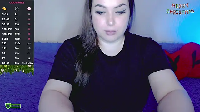 Snapshot of Curvy_Molly chatting on 12.08.24 Curvy Molly online show from 12.08.24