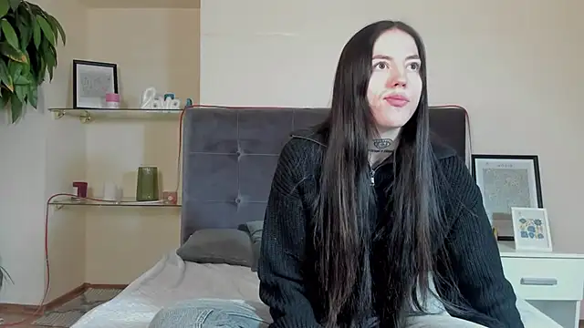 AdrianaCult online show from 02.17.26