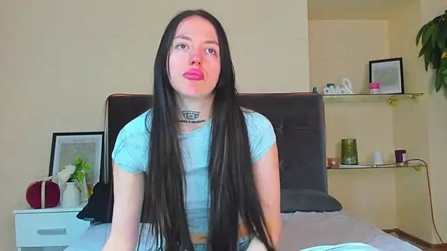 AdrianaCult online show from 03.17.26