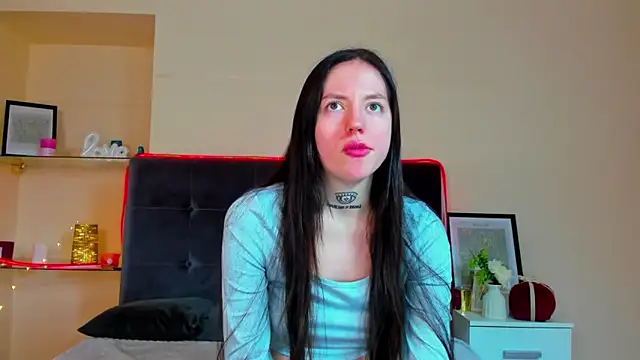 AdrianaCult online show from 03.20.26