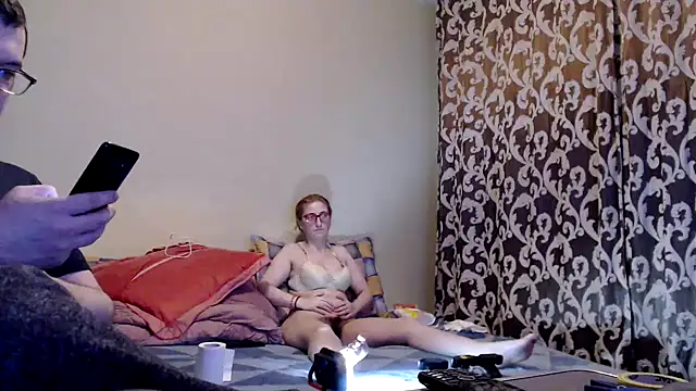 Snapshot of yunis32 chatting on 02.14.25 yunis32 online show from 02.14.25