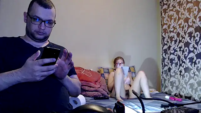 Snapshot of yunis32 chatting on 02.25.25 yunis32 online show from 02.25.25