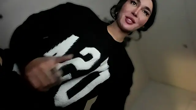 Snapshot of mxshemale_ladyboy chatting on 10.03.25 mxshemale ladyboy online show from 10.03.25