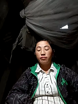 Snapshot of seacyre chatting on 12.20.25 seacyre online show from 12.20.25