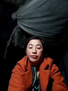 Snapshot of seacyre chatting on 12.21.25 seacyre online show from 12.21.25