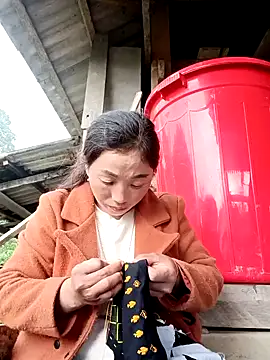 Snapshot of seacyre chatting on 12.23.25 seacyre online show from 12.23.25