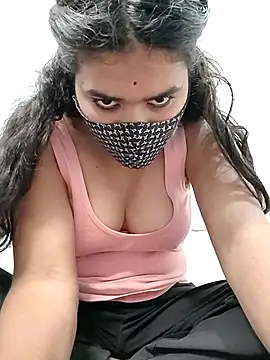 Snapshot of Cut_madhuri chatting on 12.21.25 Cut madhuri online show from 12.21.25