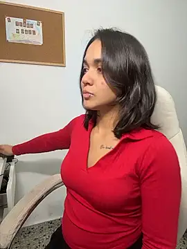 MiaMorenoo online show from 01.15.26