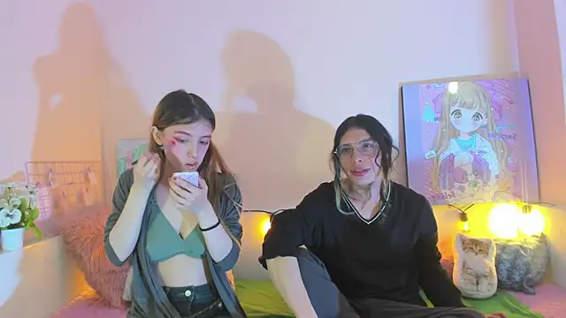 Snapshot of Briar_y_Blair chatting on 12.22.25 Briar y Blair online show from 12.22.25