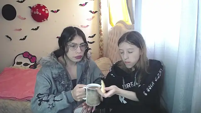 Snapshot of Briar_y_Blair chatting on 03.17.26 Briar y Blair online show from 03.17.26