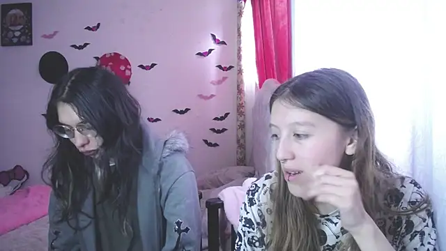 Snapshot of Briar_y_Blair chatting on 03.23.26 Briar y Blair online show from 03.23.26