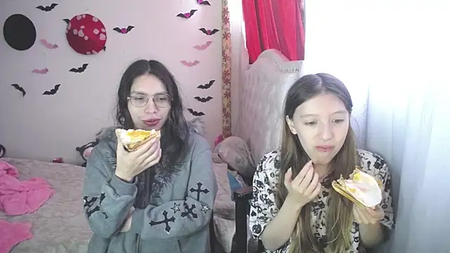 Snapshot of Briar_y_Blair chatting on 03.25.26 Briar y Blair online show from 03.25.26