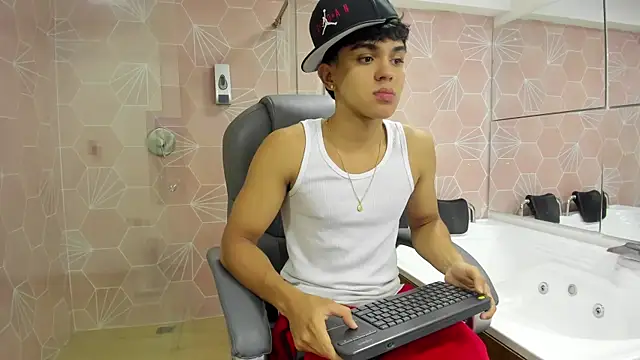  TaylorBlack online show from 04.22.26