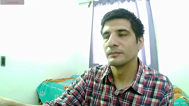 Snapshot of Adam_Arango chatting on 12.19.25 Adam Arango online show from 12.19.25