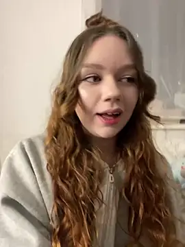 Snapshot of my_liss chatting on 12.18.25 my liss online show from 12.18.25