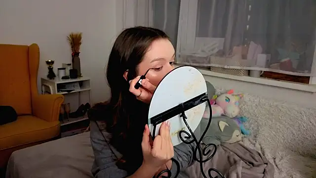 Snapshot of my_liss chatting on 12.23.25 my liss online show from 12.23.25