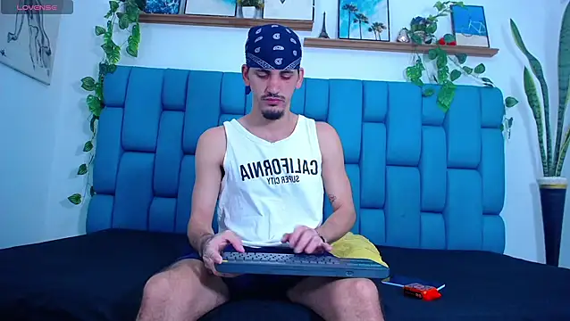 boy Dirty X online show from 12.17.25