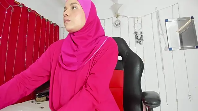 Snapshot of Sara-Maalouf chatting on 02.03.26 Sara-Maalouf online show from 02.03.26