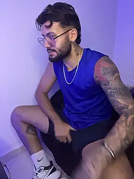 Snapshot of thedragonboyxxx chatting on 01.13.26 thedragonboyxxx online show from 01.13.26