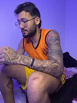 Snapshot of thedragonboyxxx chatting on 01.14.26 thedragonboyxxx online show from 01.14.26