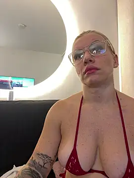 Snapshot of Natalia_Fit chatting on 08.08.26 Natalia Fit online show from 08.08.26