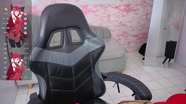 Snapshot of vaiolett_t chatting on 02.10.26 vaiolett t online show from 02.10.26