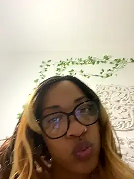 SweeTexasKyn online show from 12.17.25