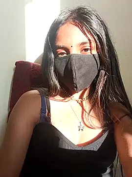 Snapshot of Honey_Pixifly chatting on 12.21.25 Honey Pixifly online show from 12.21.25