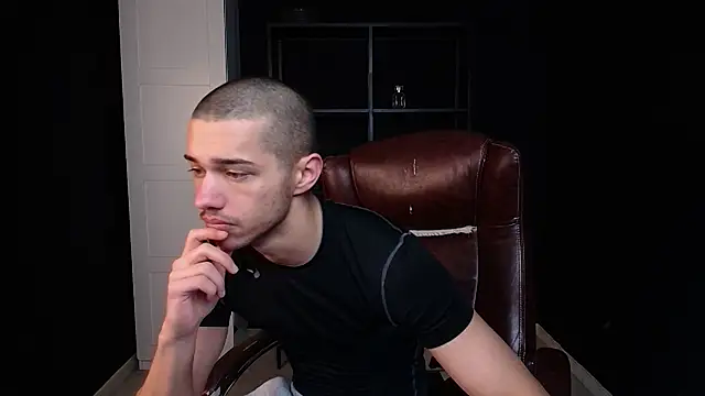 Snapshot of KaydenDrew chatting on 02.01.26 KaydenDrew online show from 02.01.26