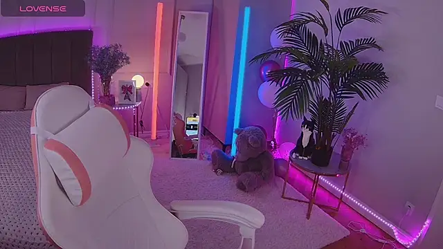 Snapshot of Dayana_Foxy chatting on 12.19.25 Dayana Foxy online show from 12.19.25