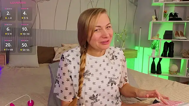 Snapshot of Gentle_Vibes_ chatting on 02.02.26 Gentle Vibes online show from 02.02.26