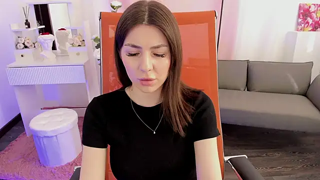 Snapshot of DiRosie chatting on 05.21.26 DiRosie online show from 05.21.26