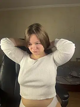 Snapshot of CaramelleSugarr chatting on 12.18.25 CaramelleSugarr online show from 12.18.25