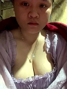 Snapshot of Thanhhuyen001 chatting on 12.17.25 Thanhhuyen001 online show from 12.17.25