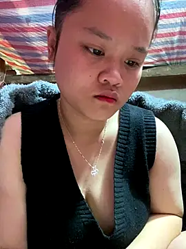 Snapshot of Thanhhuyen001 chatting on 12.22.25 Thanhhuyen001 online show from 12.22.25