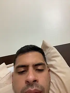 Snapshot of HotWhisper22 chatting on 12.19.25 HotWhisper22 online show from 12.19.25