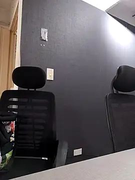 Snapshot of Venuz_Rivers_ chatting on 12.17.25 Venuz Rivers online show from 12.17.25