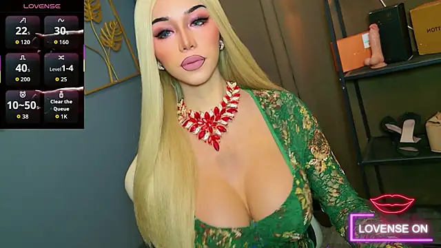 Snapshot of CelinaWintour chatting on 03.13.26 CelinaWintour online show from 03.13.26