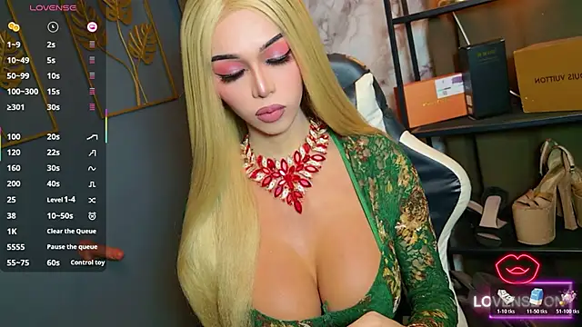 Snapshot of CelinaWintour chatting on 03.17.26 CelinaWintour online show from 03.17.26