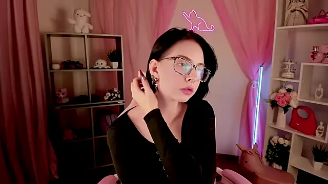 Snapshot of ElenaSomerhalder chatting on 01.16.26 ElenaSomerhalder online show from 01.16.26