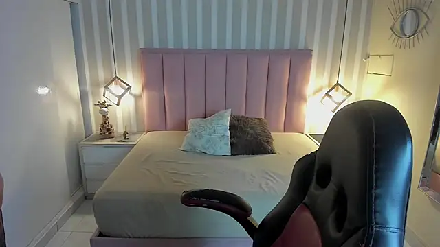 Snapshot of angelinemore chatting on 03.07.26 angelinemore online show from 03.07.26